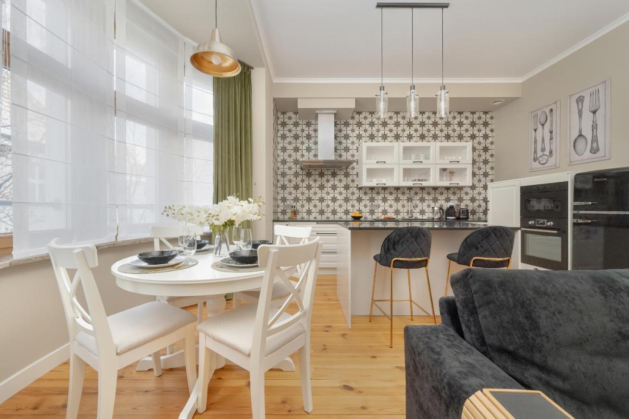 Aesthetic One Bedroom Apartment In Wroclaw By Noclegi Renters Luaran gambar